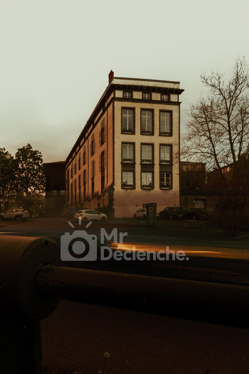 L'immeuble au ciel crème – photographie MrDéclenche.
